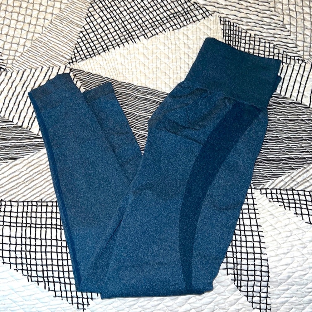 Amazon seamless leggings.